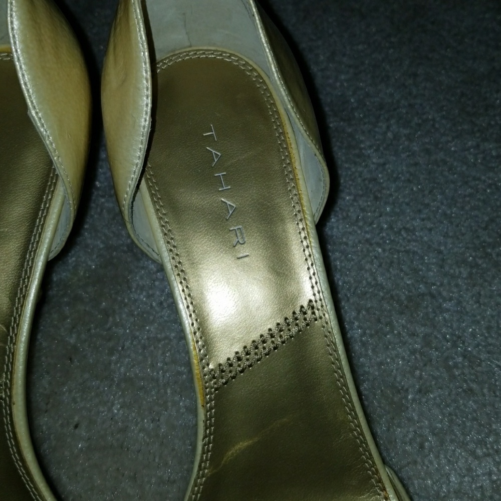 Cream & Gold Open-Toe Pumps - Picture 4 of 4